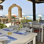Roula\'S Studios & Apartment